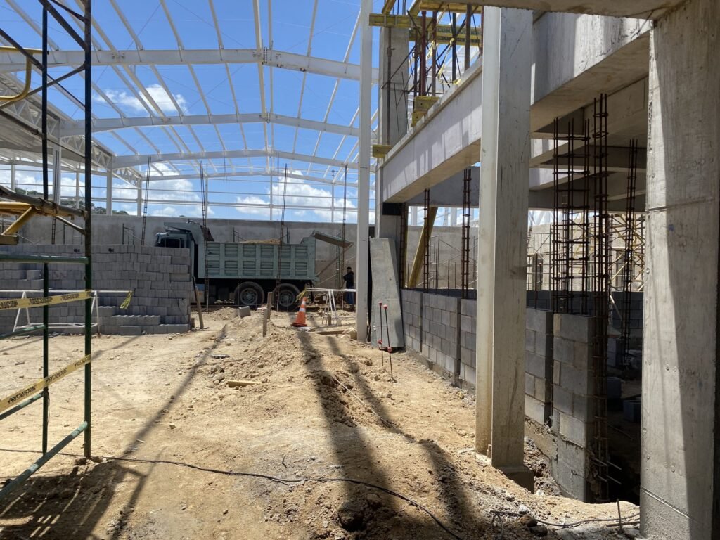 Construcción de industria para la fabricación de alimentos. Obra gris y estructuras.